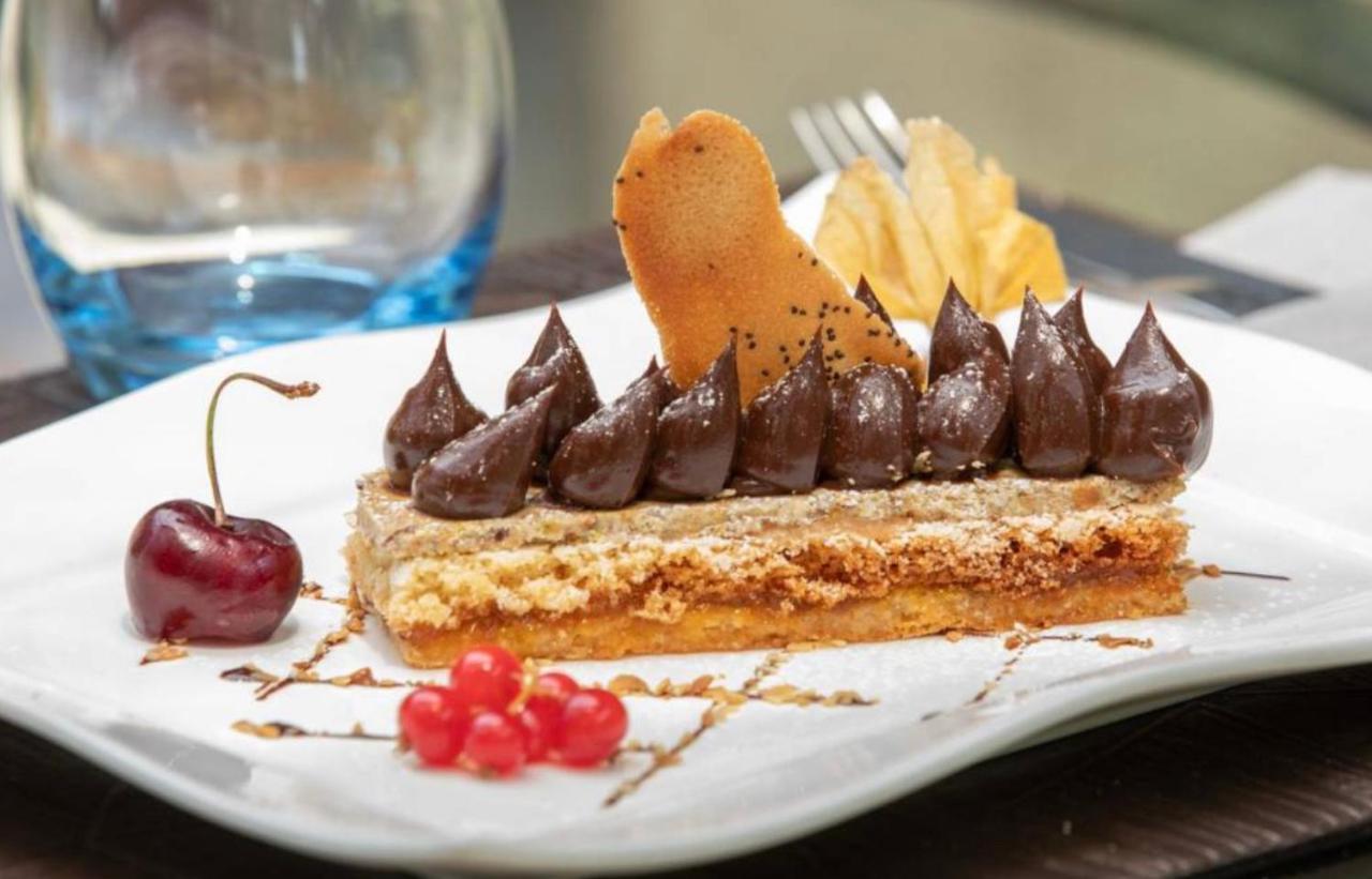 Hotel Lou Caleu Restaurant Le Rocher Des Abeilles Saint-Martin-de-Castillon Luaran gambar