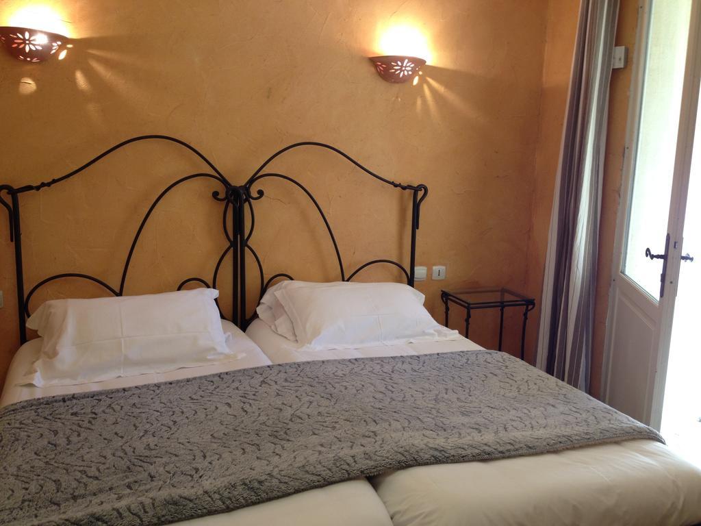 Hotel Lou Caleu Restaurant Le Rocher Des Abeilles Saint-Martin-de-Castillon Luaran gambar