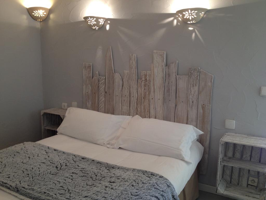 Hotel Lou Caleu Restaurant Le Rocher Des Abeilles Saint-Martin-de-Castillon Bilik gambar
