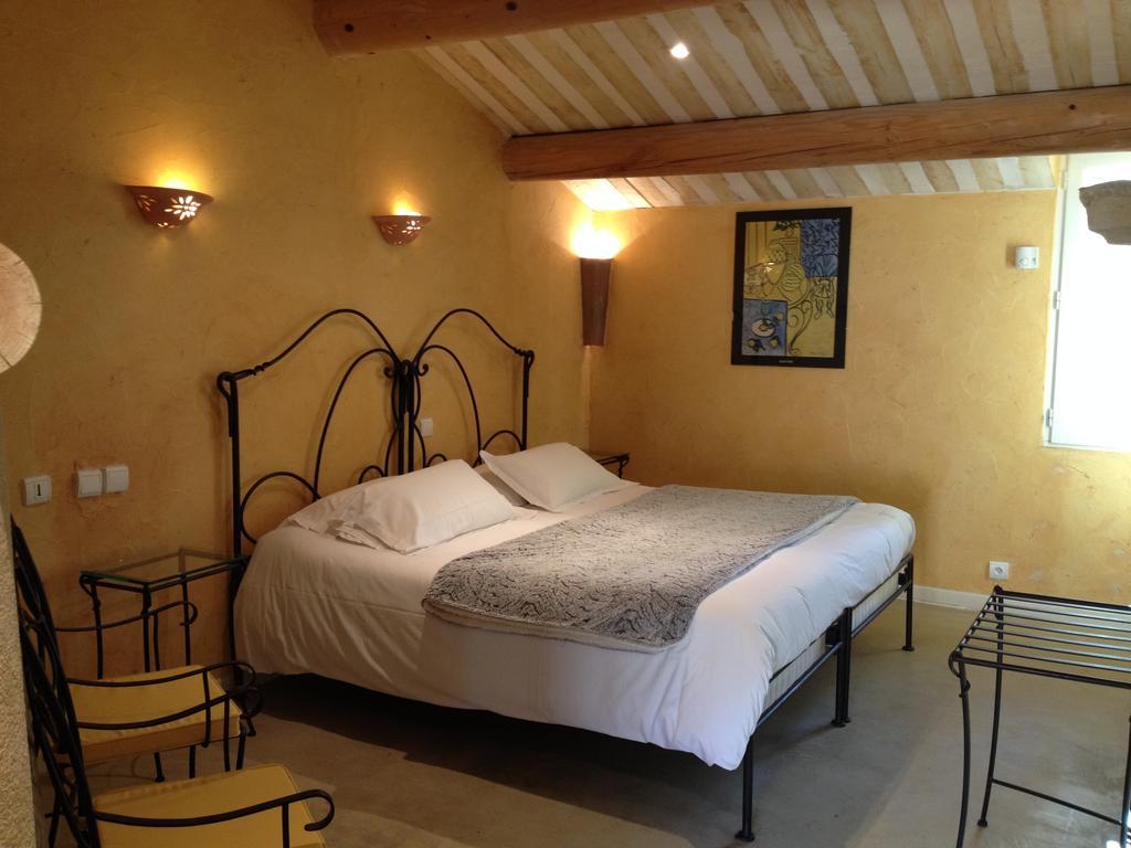 Hotel Lou Caleu Restaurant Le Rocher Des Abeilles Saint-Martin-de-Castillon Bilik gambar