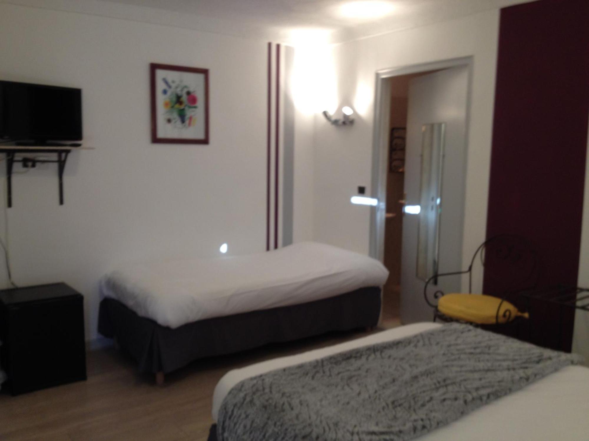 Hotel Lou Caleu Restaurant Le Rocher Des Abeilles Saint-Martin-de-Castillon Luaran gambar