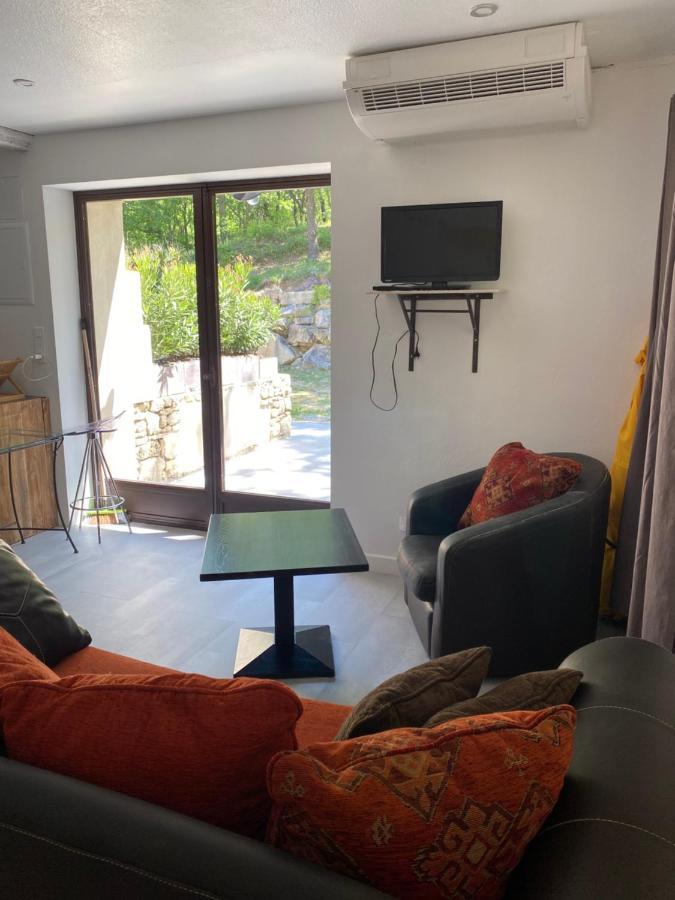 Hotel Lou Caleu Restaurant Le Rocher Des Abeilles Saint-Martin-de-Castillon Luaran gambar