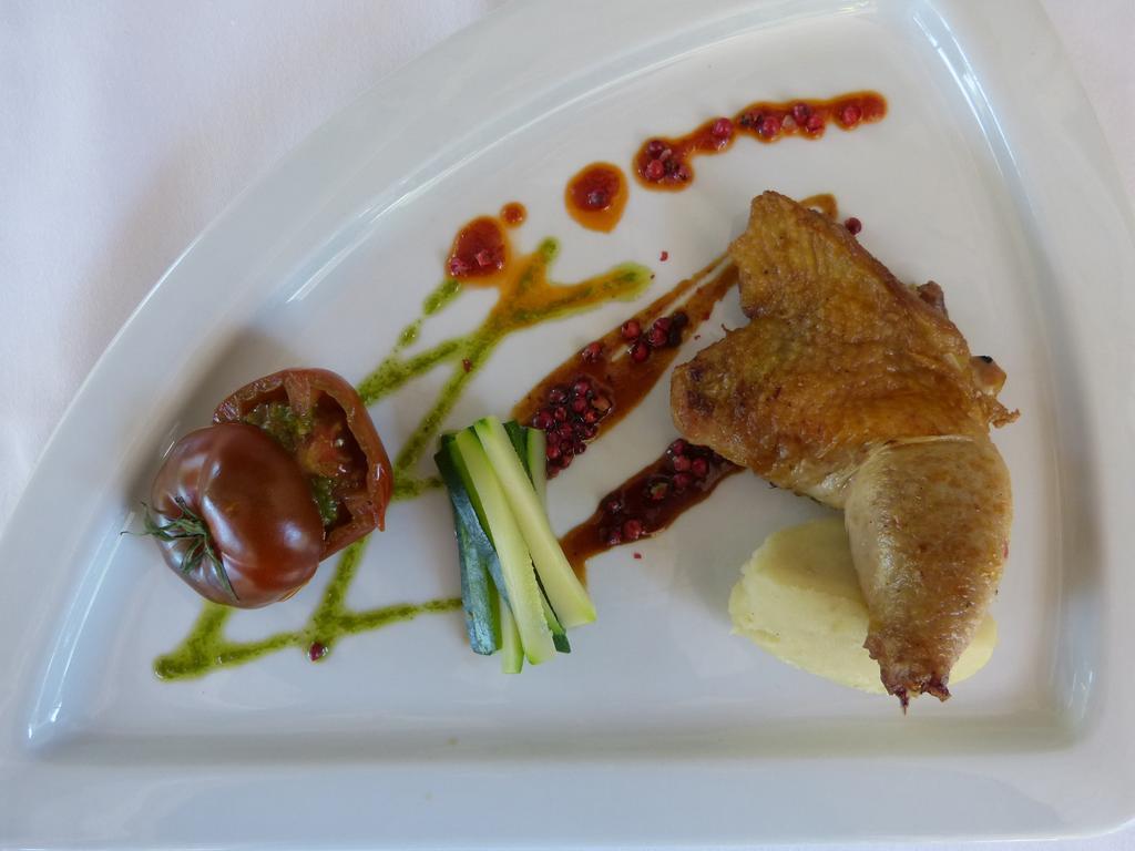 Hotel Lou Caleu Restaurant Le Rocher Des Abeilles Saint-Martin-de-Castillon Luaran gambar